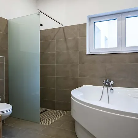 Aparthotel Luxury Monte Carlo Portschach am Woerthersee